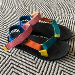 Teva Women's Original Universal Sandal size 7, multicolor